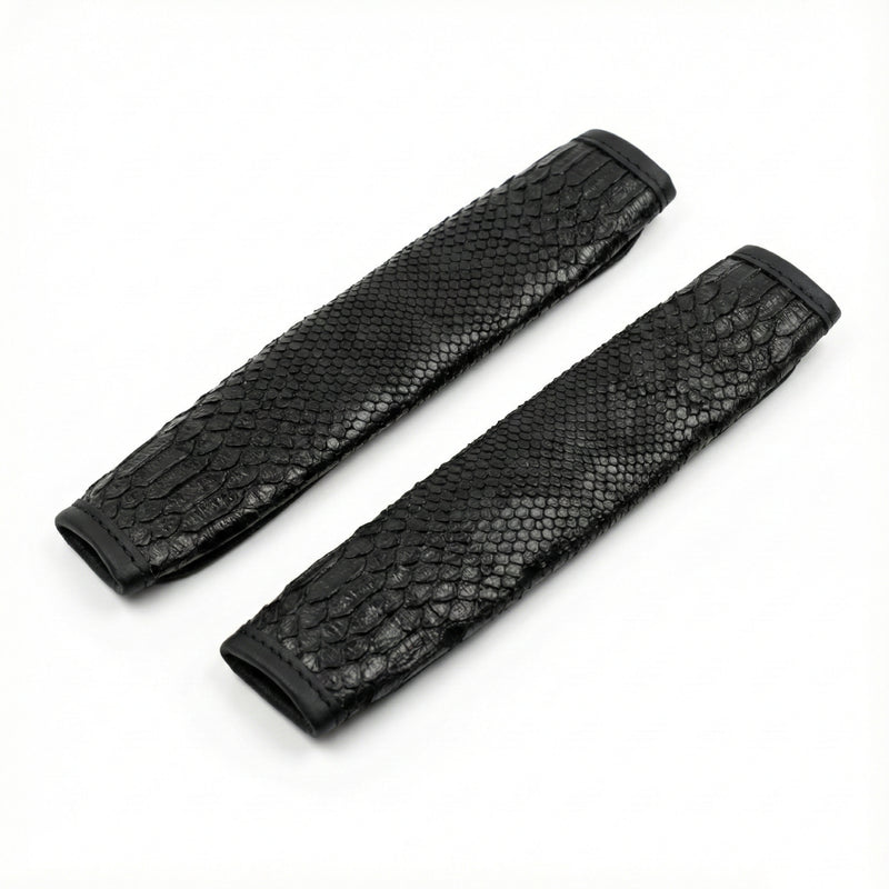 Lüks Siyah Suni Deri ve Piton Dokulu Emniyet Kemeri Pedi Detayı