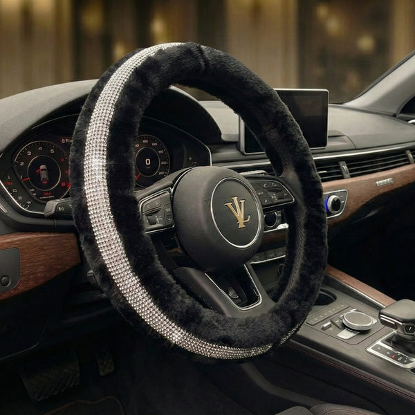 Siyah Yumuşak Tüylü ve Pırlanta Desenli Taşlı Direksiyon Kılıfı Detayı