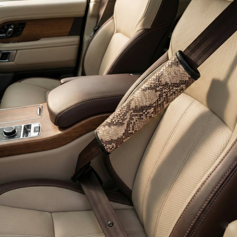 Araç İçi Bej Döşeme İle Uyumlu Lüks Kemer Pedi Uygulaması - Valente Lusso Tasarım